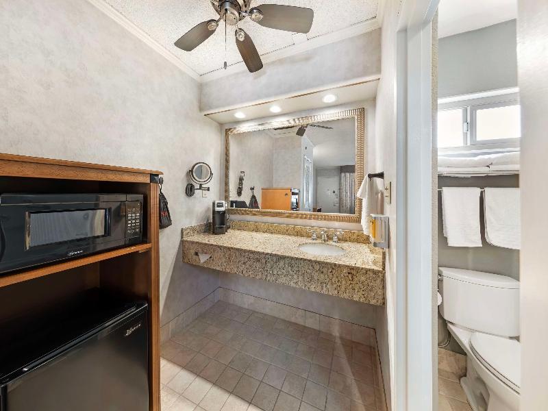 Best Western Plus Black Oak image