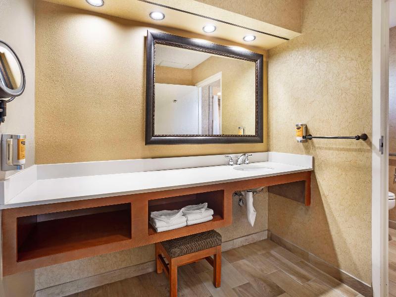 Best Western Plus Black Oak image