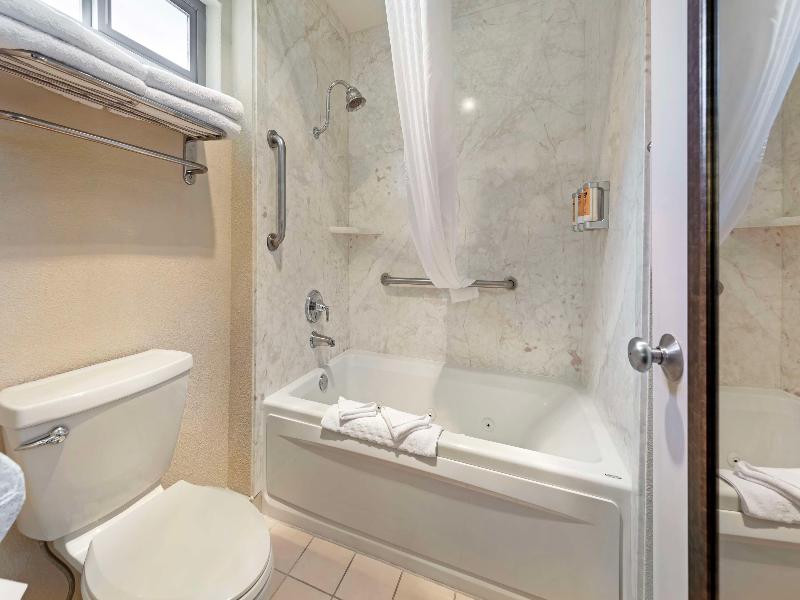 Best Western Plus Black Oak image