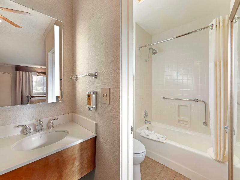 Best Western Plus Black Oak image