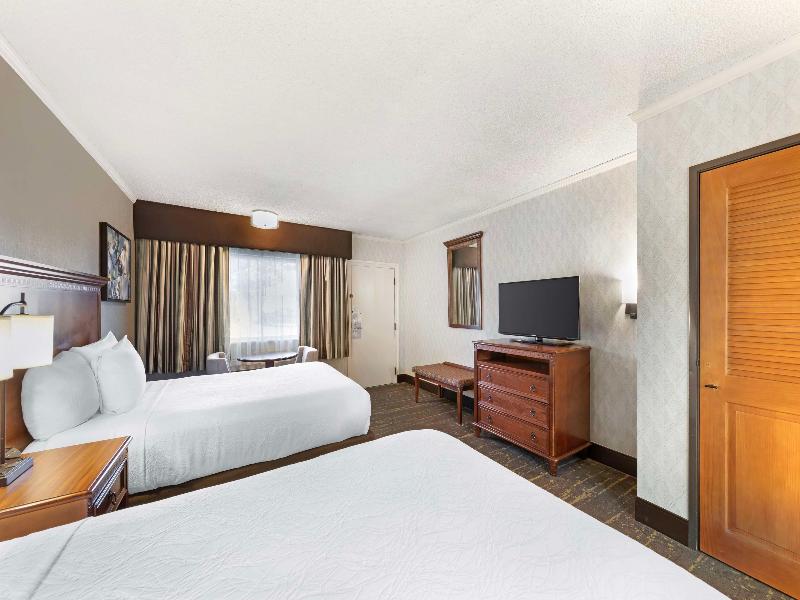 Best Western Plus Black Oak image
