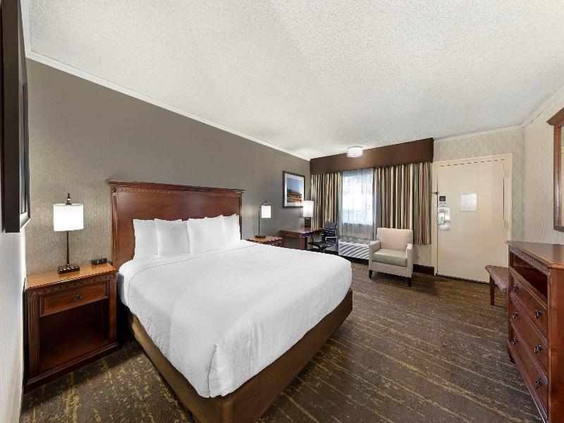 Best Western Plus Black Oak image