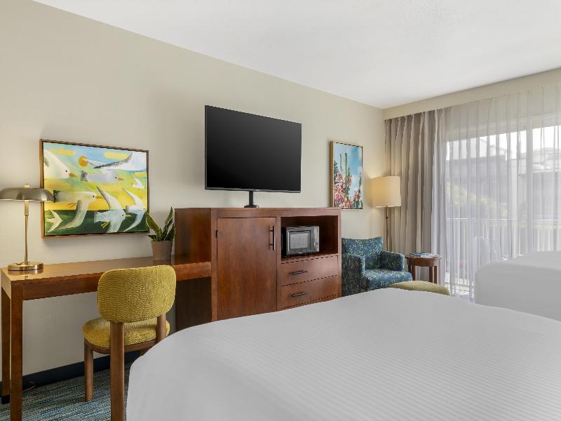 Best Western Plus Beach View Lodge Carlsbad image