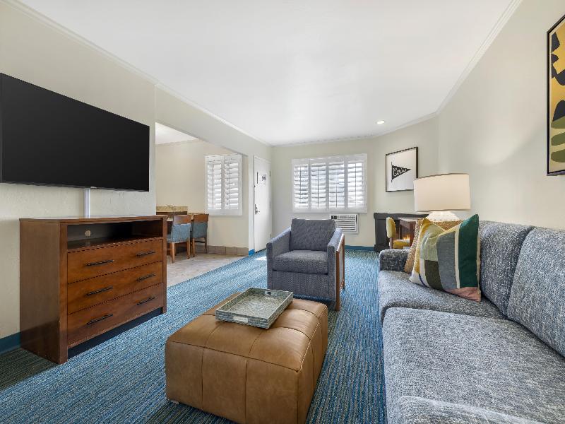 Best Western Plus Beach View Lodge Carlsbad image