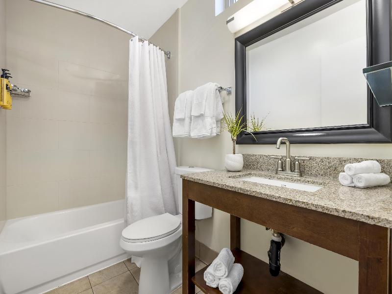 Best Western Plus Beach View Lodge Carlsbad image