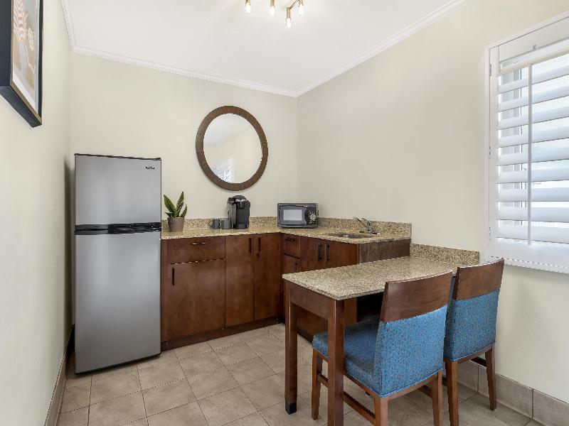 Best Western Plus Beach View Lodge Carlsbad image