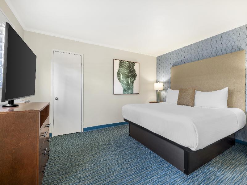 Best Western Plus Beach View Lodge Carlsbad image