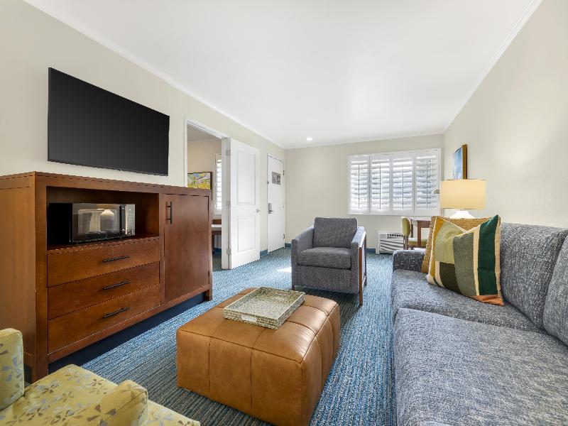 Best Western Plus Beach View Lodge Carlsbad image