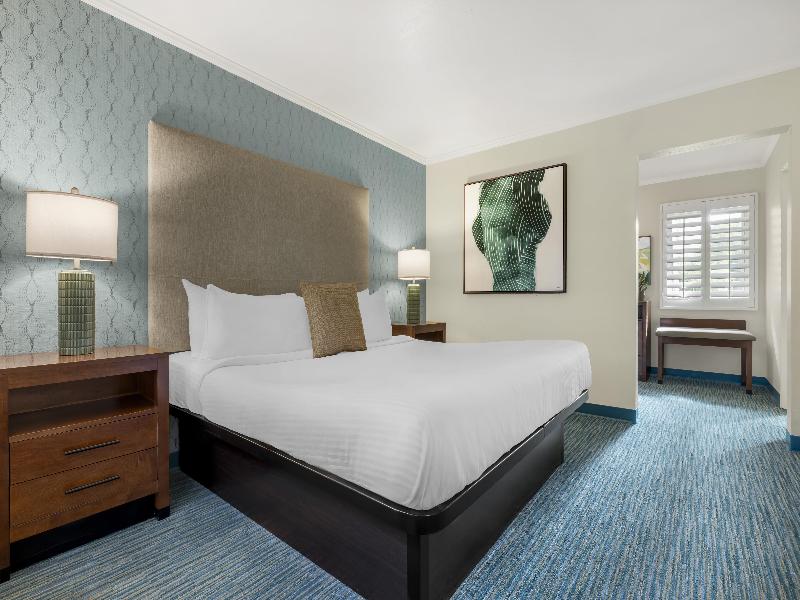 Best Western Plus Beach View Lodge Carlsbad image