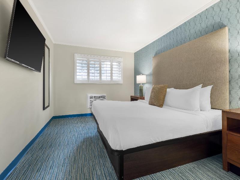 Best Western Plus Beach View Lodge Carlsbad image