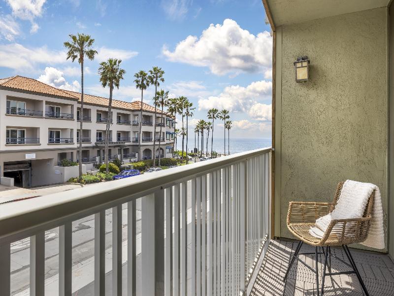 Best Western Plus Beach View Lodge Carlsbad image