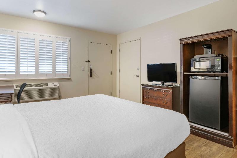 Best Western Rose Garden Inn image