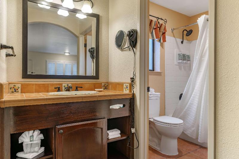 Best Western Rose Garden Inn image