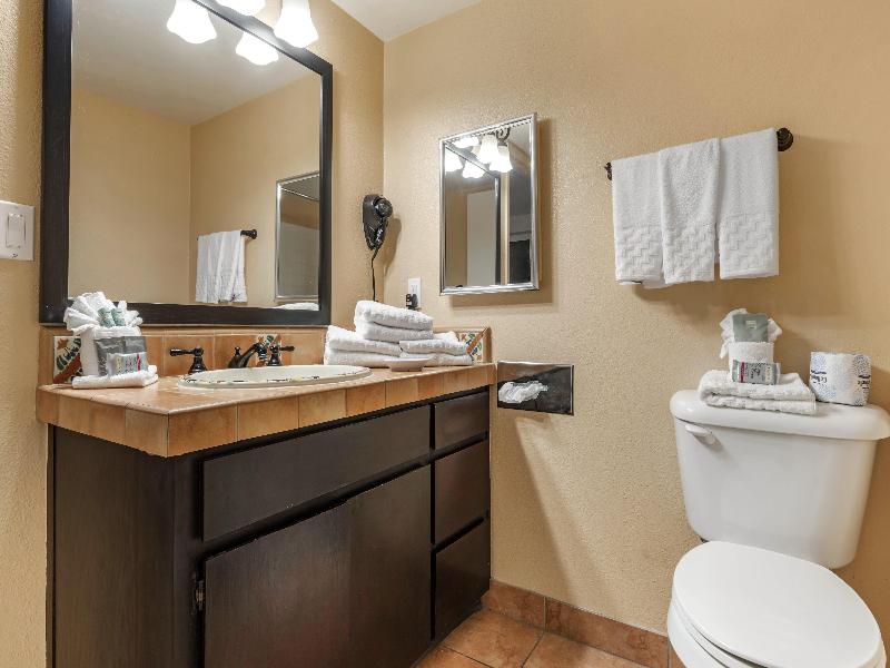 Best Western Rose Garden Inn image
