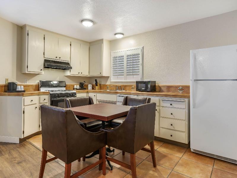 Best Western Rose Garden Inn image