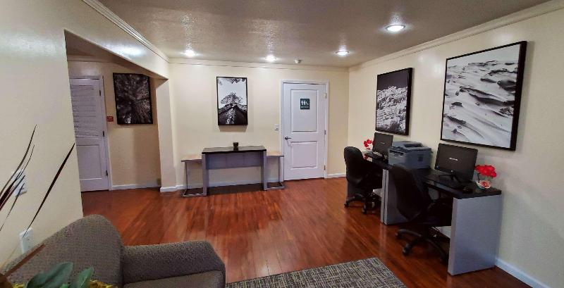 Best Western Plus Northwoods Inn image