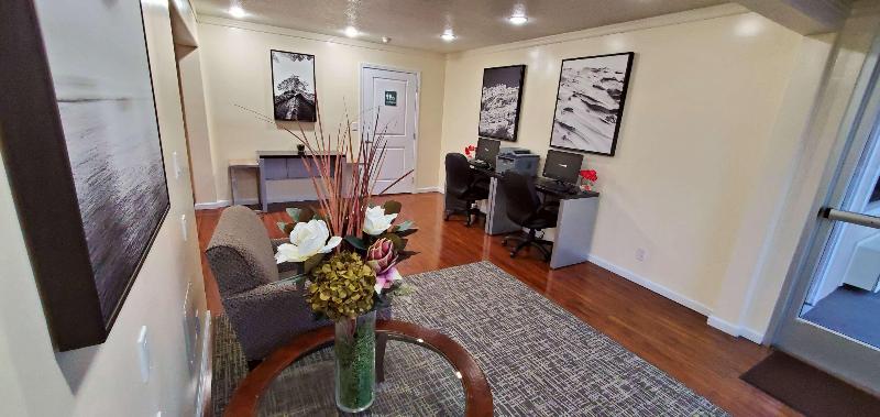 Best Western Plus Northwoods Inn image