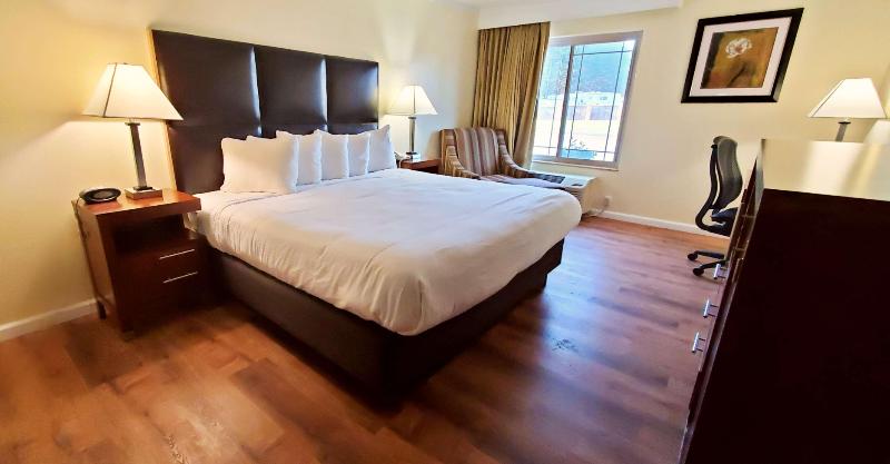Best Western Plus Northwoods Inn image