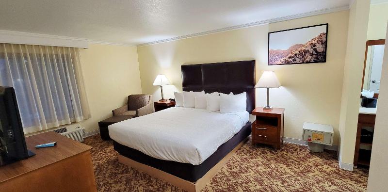 Best Western Plus Northwoods Inn image
