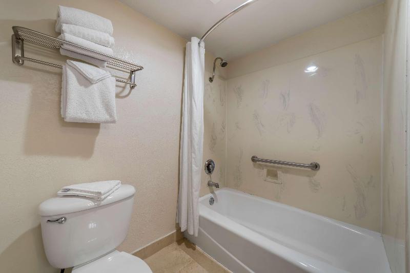 Best Western Plus Northwoods Inn image