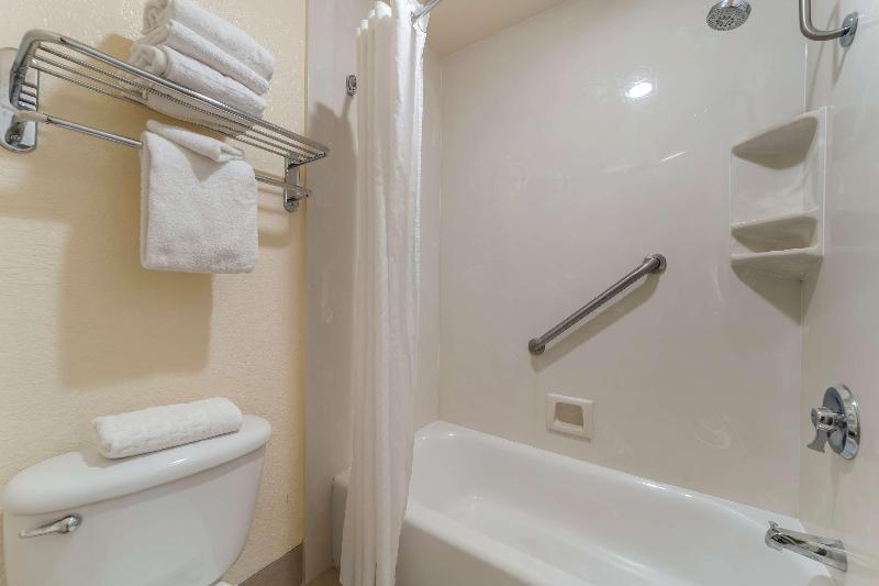 Best Western Plus Northwoods Inn image