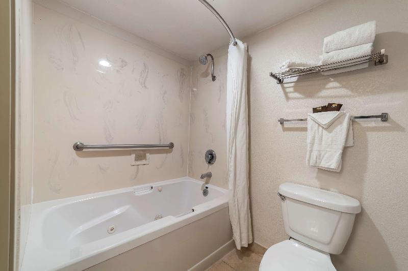 Best Western Plus Northwoods Inn image