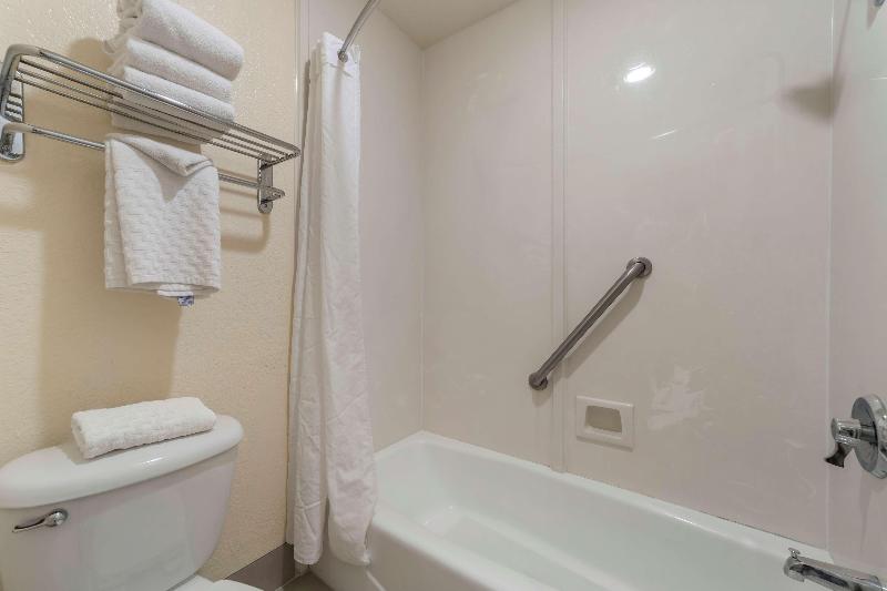 Best Western Plus Northwoods Inn image