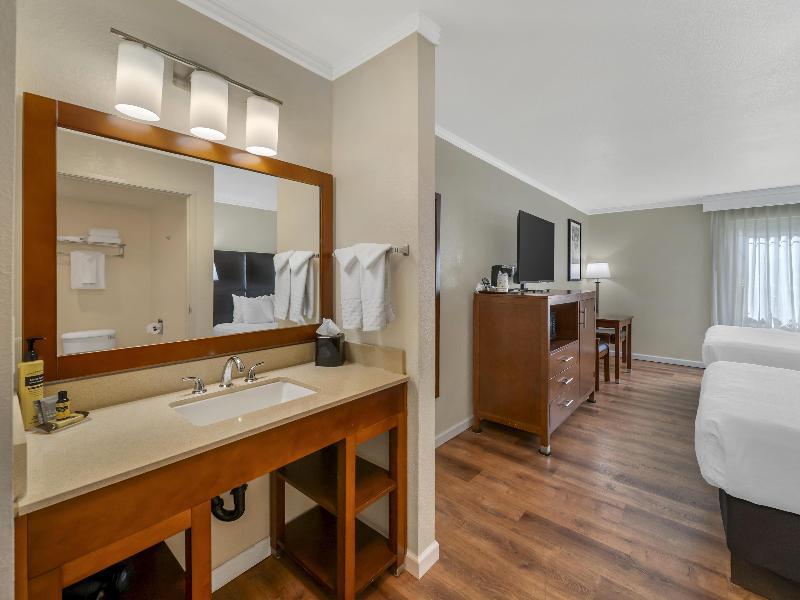 Best Western Plus Northwoods Inn image