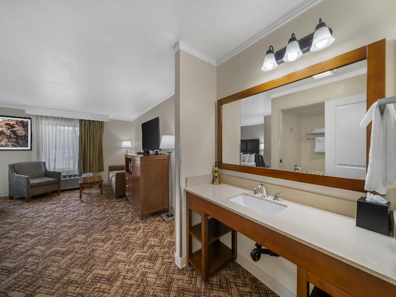 Best Western Plus Northwoods Inn image