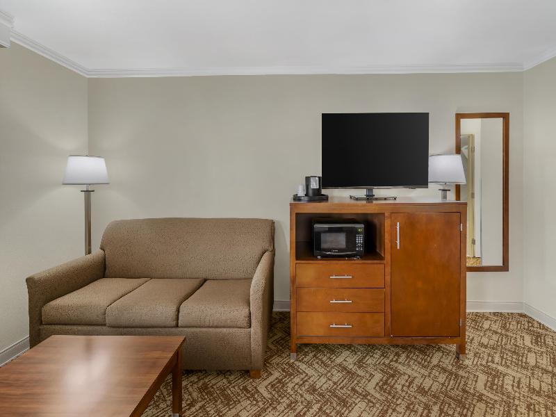 Best Western Plus Northwoods Inn image