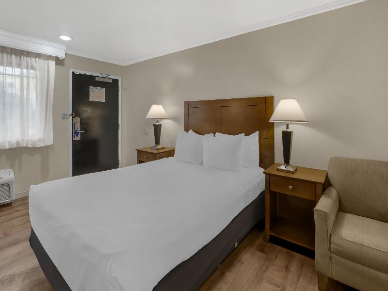 Best Western Plus Northwoods Inn image