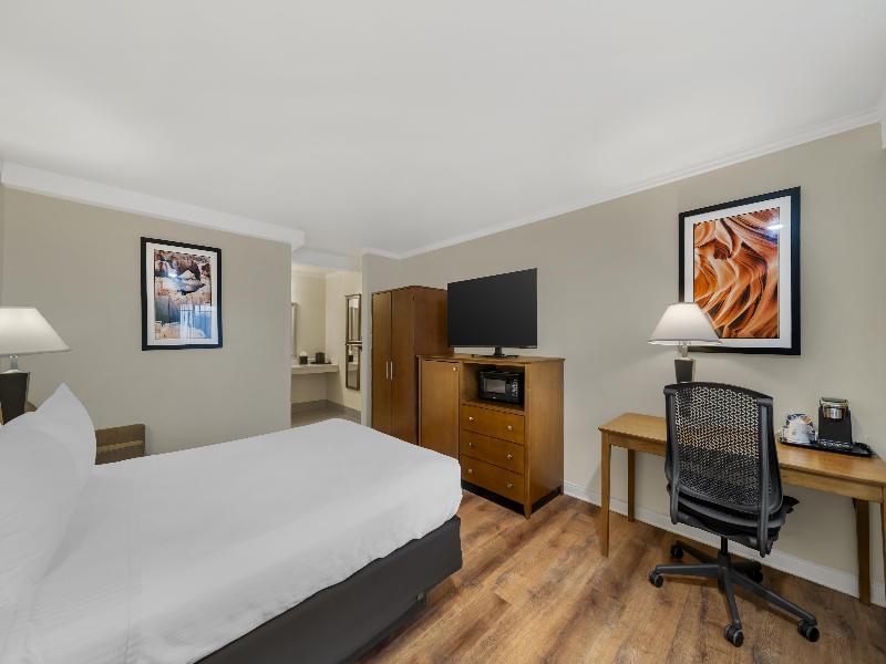 Best Western Plus Northwoods Inn image
