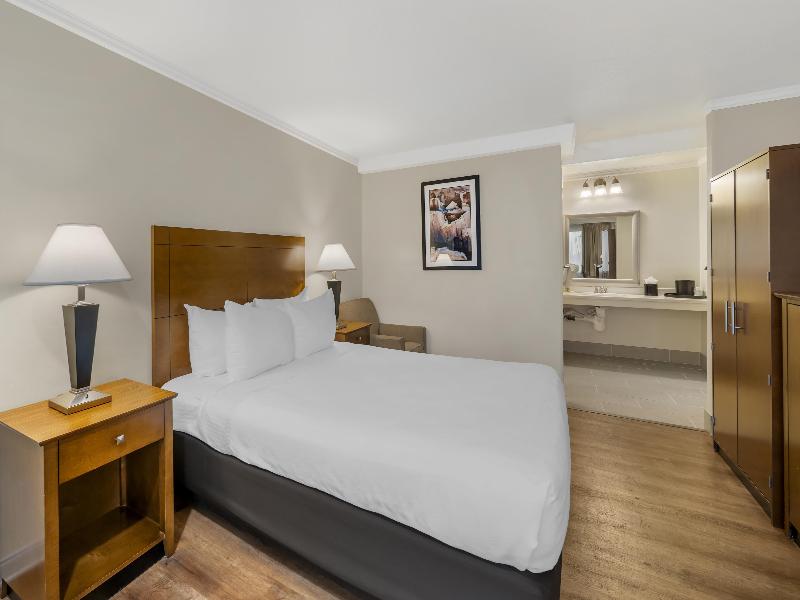 Best Western Plus Northwoods Inn image