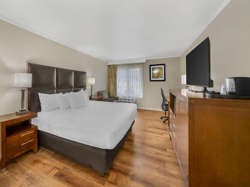 Best Western Plus Northwoods Inn image