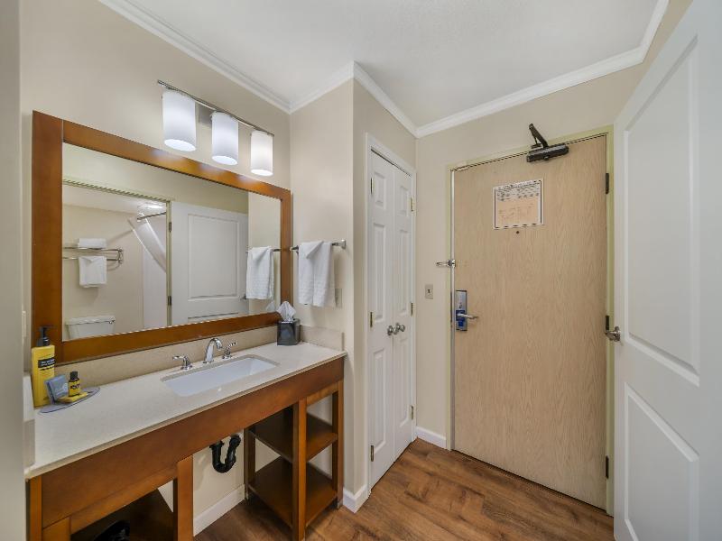 Best Western Plus Northwoods Inn image