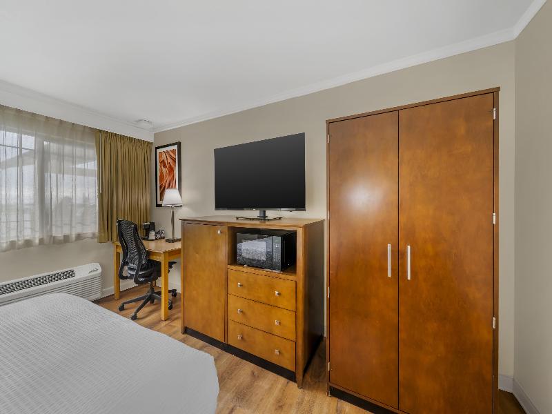 Best Western Plus Northwoods Inn image