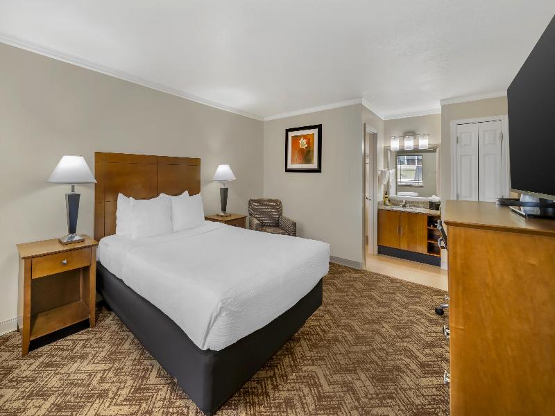 Best Western Plus Northwoods Inn image