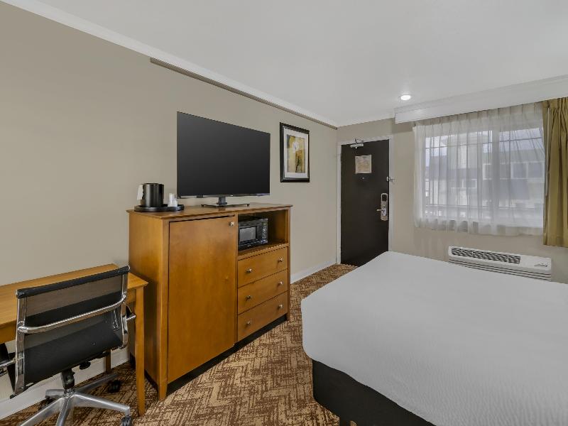Best Western Plus Northwoods Inn image
