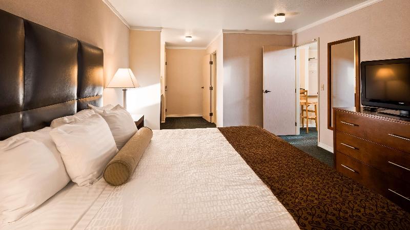 Best Western Plus Northwoods Inn image