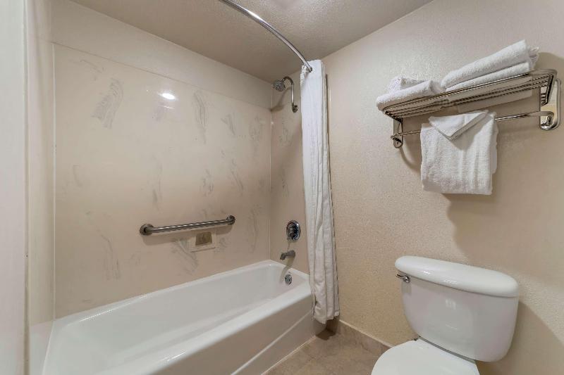 Best Western Plus Northwoods Inn image