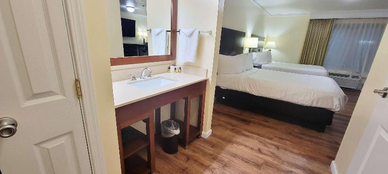 Best Western Plus Northwoods Inn image