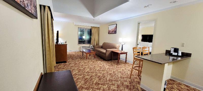 Best Western Plus Northwoods Inn image