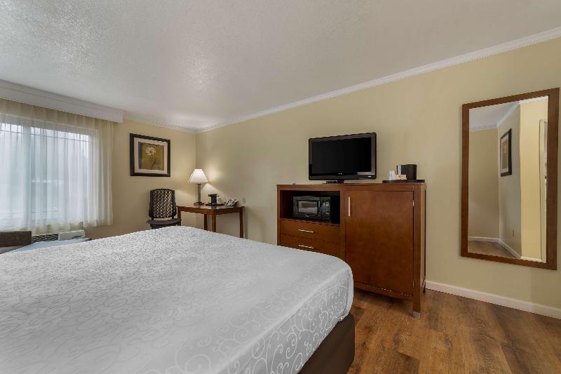 Best Western Plus Northwoods Inn image