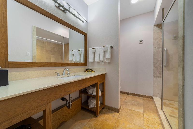 Best Western Plus Northwoods Inn image