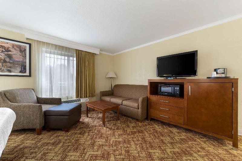Best Western Plus Northwoods Inn image
