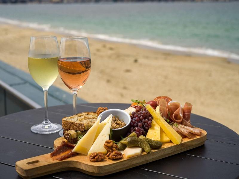 Monterey Beach Hotel, a Tribute Portfolio Hotel image