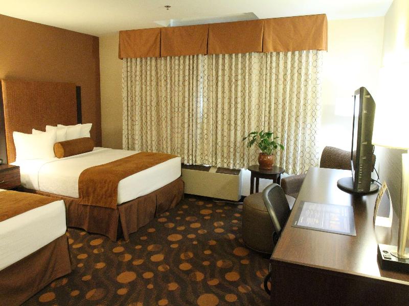 Best Western Plus Suites Hotel Coronado Island image