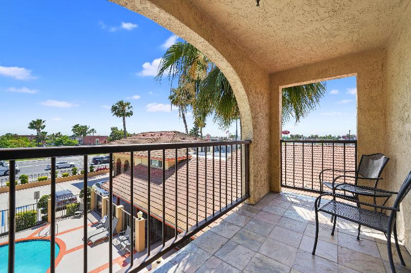 Best Western Plus Executive Inn & Suites image
