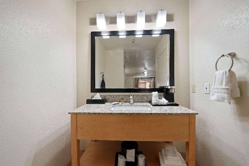 Best Western Plus Executive Inn & Suites image