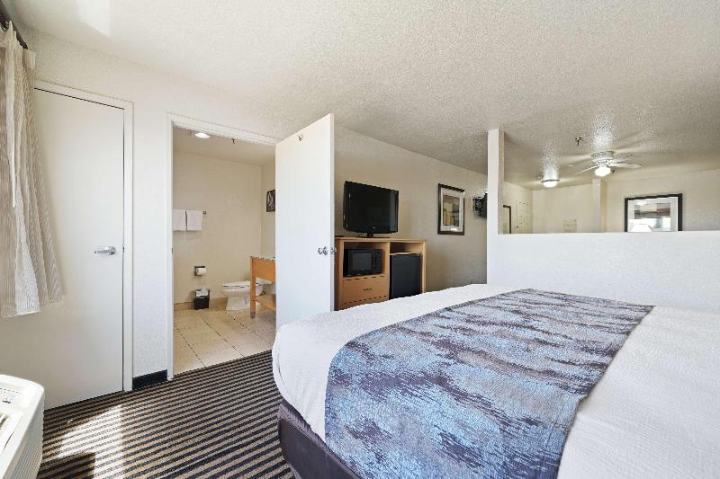 Best Western Plus Executive Inn & Suites image